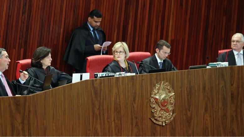 TSE barra candidatura de Lula à Presidência