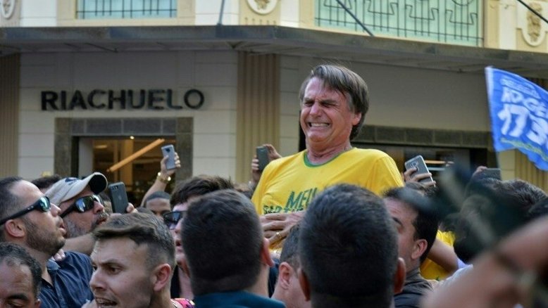 Culto pela facada em Bolsonaro