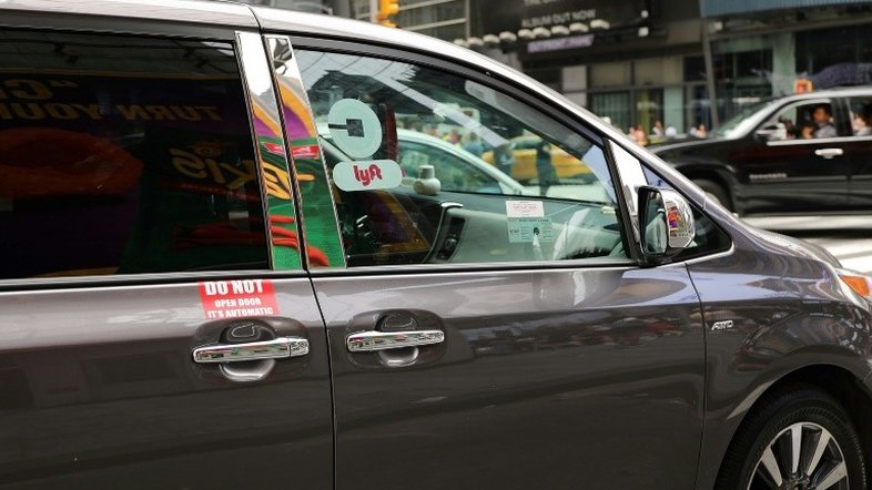 Sem serviço, 160 mil motoristas devolvem carros; locadoras já alugam por R$ 10