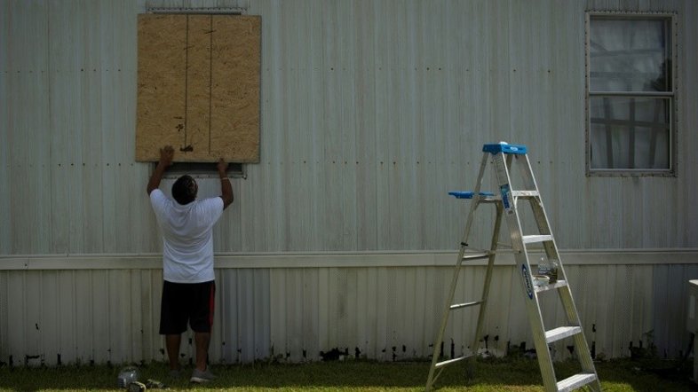 EUA corre risco de graves inundações por furacão Florence