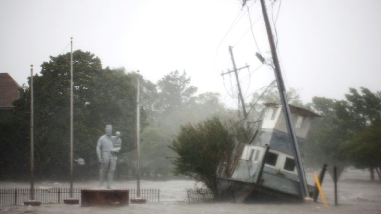 Tempestade tropical Florence deixa vários mortos e centenas de ilhados nos EUA