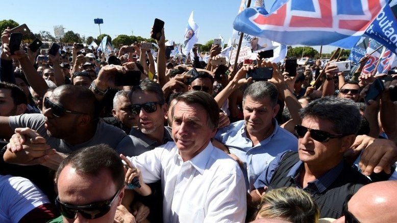 Eleitores de Bolsonaro: jovens, com diploma e com renda mais alta