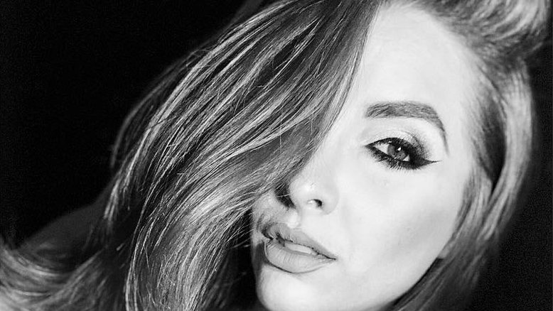 Ex-stripper do BBB 14 Clara Aguiar ostenta corpão de biquíni em Cancún