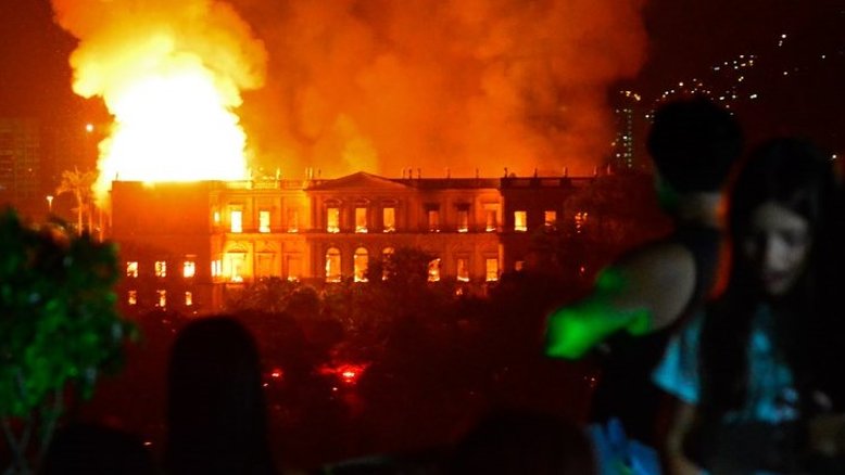 Incêndio que destruiu 90% do Museu Nacional completa um mês