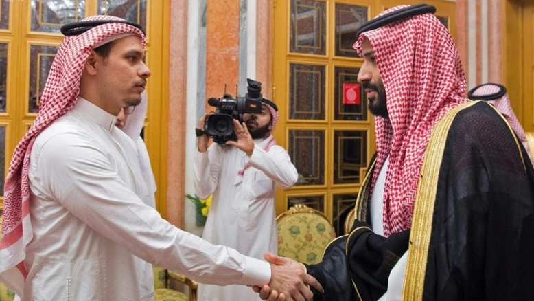 Filho de jornalista assassinado deixa a Arábia Saudita