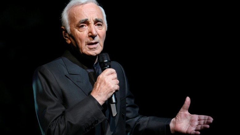 Cantor Charles Aznavour morre aos 94 anos
