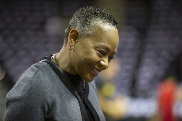 Time's Up tem primeira CEO, saída do basquete profissional feminino