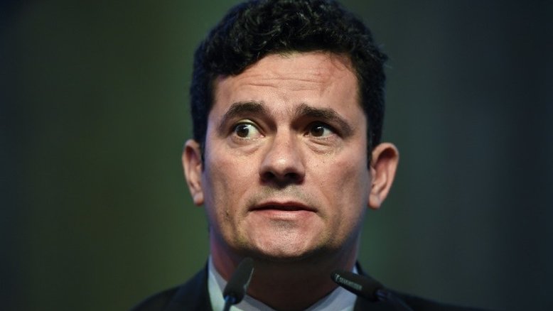 Sérgio Moro se diz 'honrado' com convite de Bolsonaro para compor governo