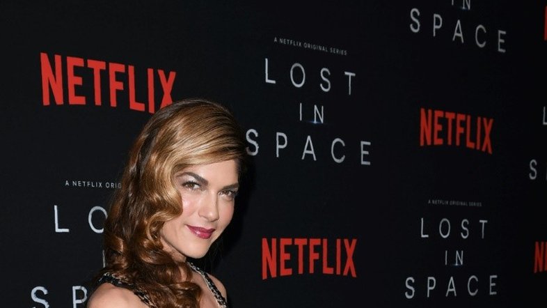Atriz Selma Blair revela que tem esclerose múltipla