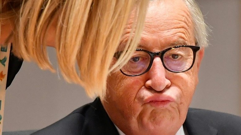 Chefe da Comissão Europeia apoia levar Maduro à Justiça internacional