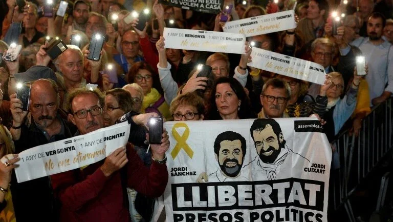 Protestos na Catalunha marcam um ano de prisão de líderes separatistas