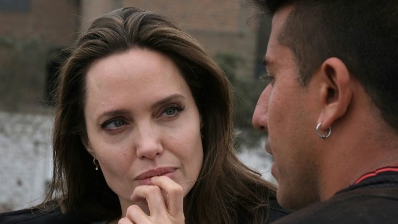 Líder chavista critica visita de Angelina Jolie a venezuelanos no Peru