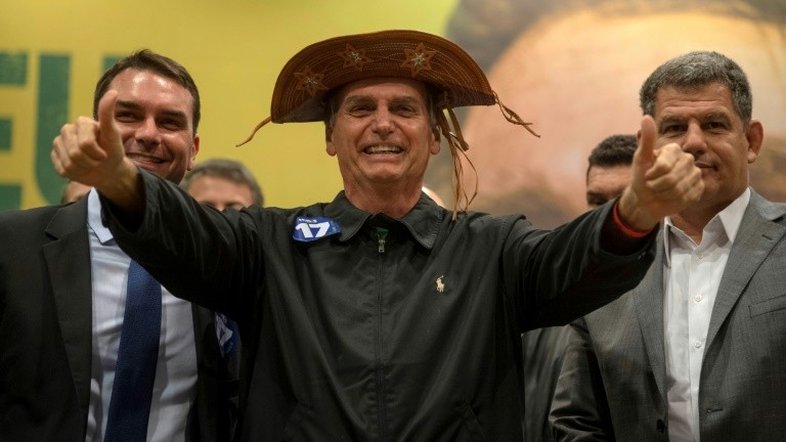 Bolsonaro fala em criar 10 milhões de empregos