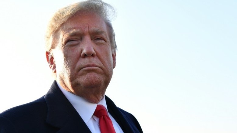 Trump quer abolir direito à cidadania de filhos de imigrantes nascidos nos EUA