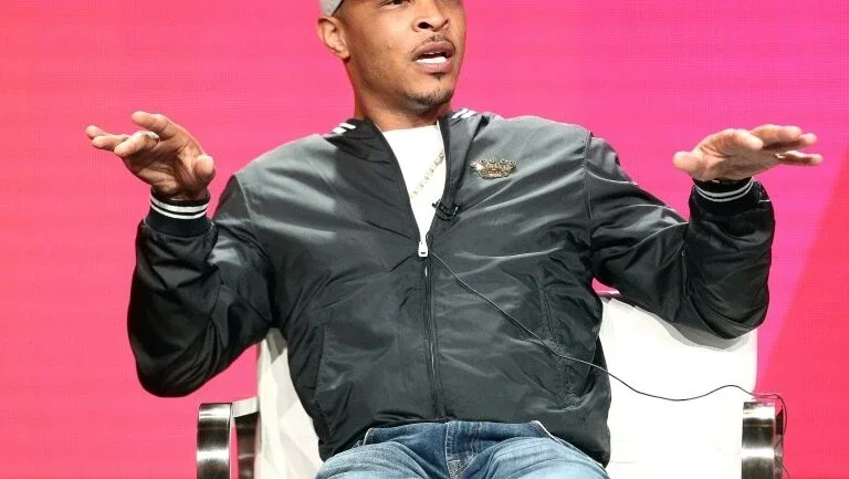Rapper T.I. é criticado por vídeo sensual com 