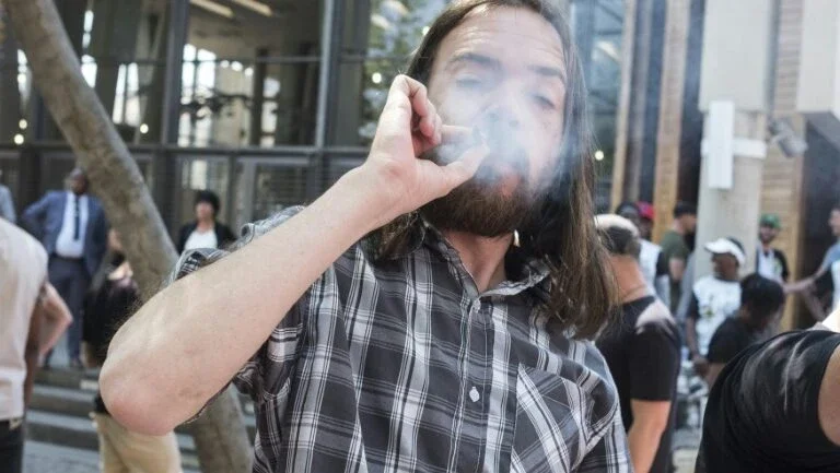 Legalização da maconha, algo ainda raro no mundo