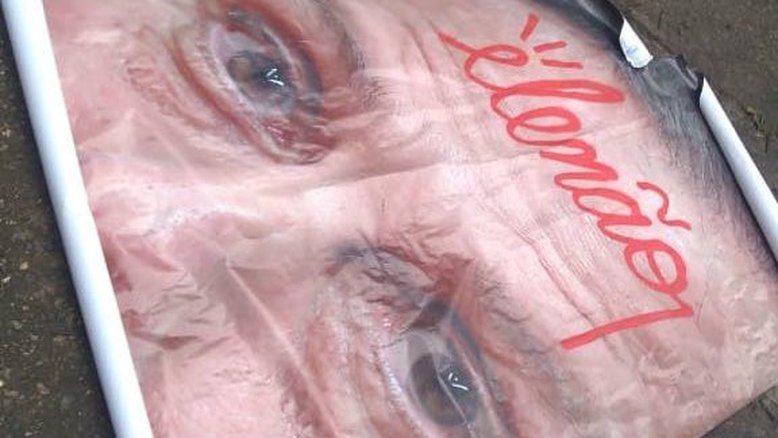 Cartazes espalhados em São Paulo fazem novos ataques a Doria