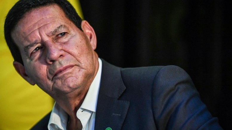 Mourão: problema de Flávio é o sobrenome