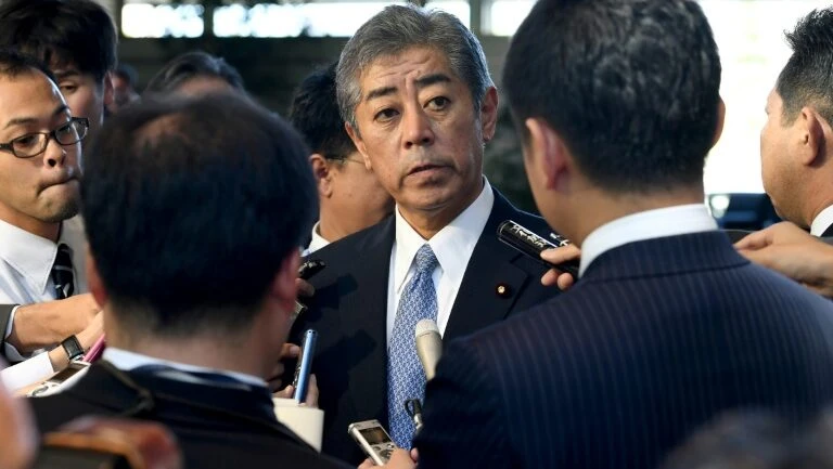 Primeiro-ministro do Japão anuncia novo ministro da Defesa