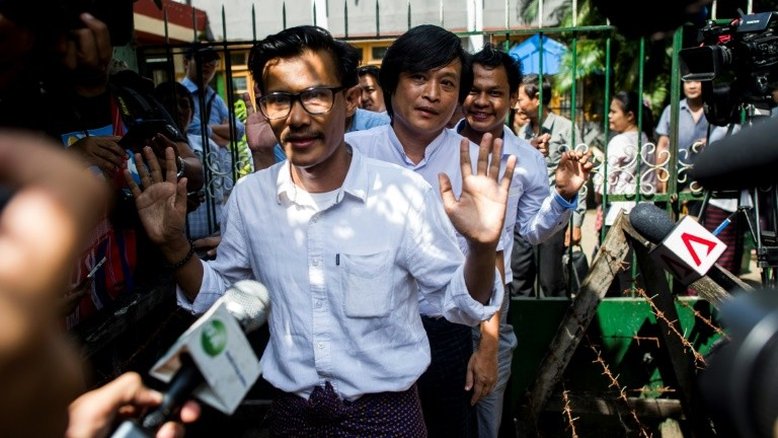 Jornalistas detidos por críticas a político ligado a Suu Kyi são libertados em Mianmar