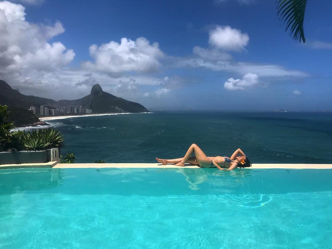 Juliana Paiva ostenta corpão de biquíni em cenário paradisíaco 4 Juliana Paiva ostenta corpão de biquíni em cenário paradisíaco