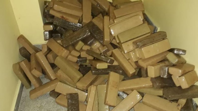 Policiais são investigados por furto de 1,4 tonelada de maconha de delegacia