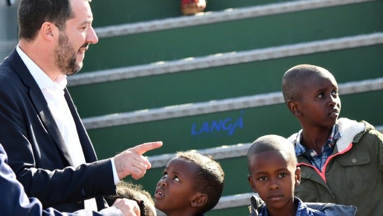Itália adota lei mais rígida contra os migrantes