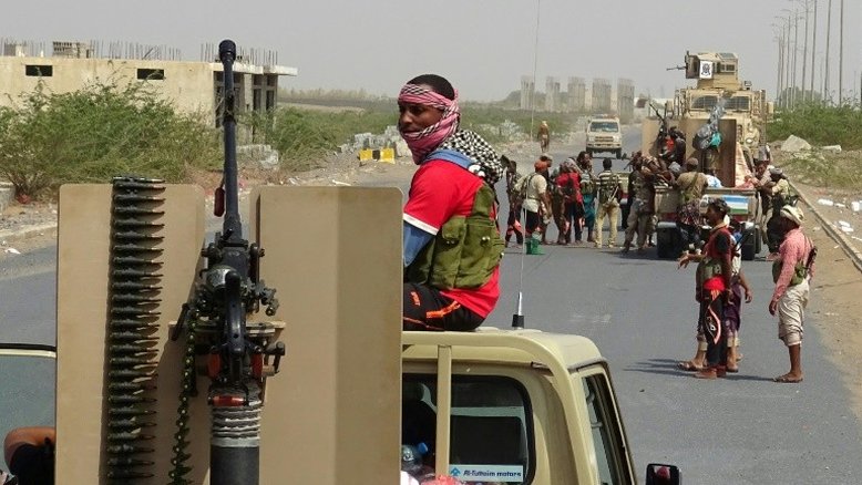 Rebeldes iemenitas resistem no porto de Hodeida