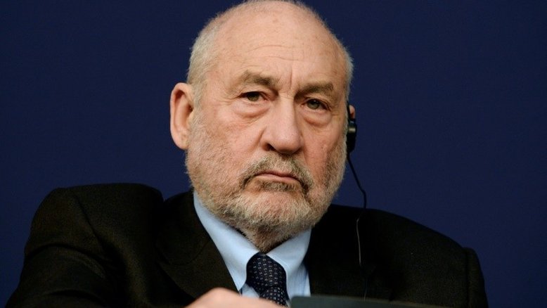 Prêmios Nobel reclamam um 'pacto internacional sobre informação e democracia'