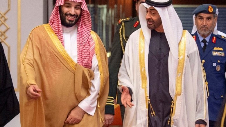 Príncipe saudita faz primeira viagem ao exterior desde morte de jornalista