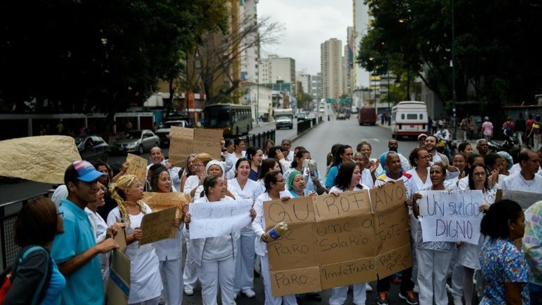 Apagões e falta d'água agravam situação de hospitais na Venezuela, diz ONG
