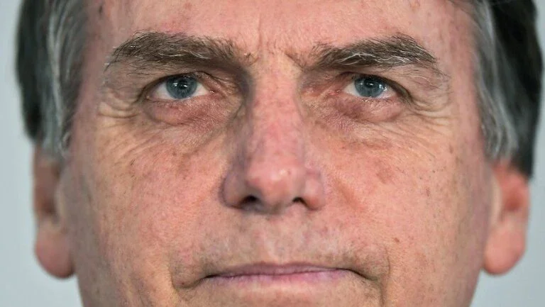 Bolsonaro inicia transição em Brasília