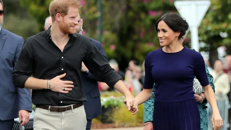 Para poupar Meghan, príncipe Harry deixa de beber álcool no réveillon