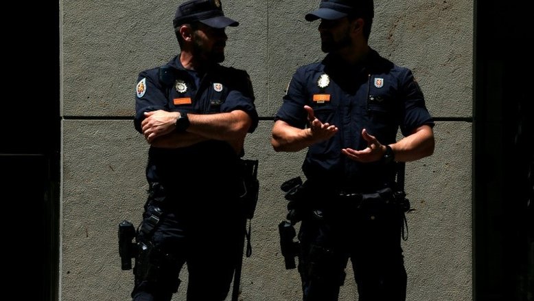 Júri espanhol considera jovem brasileiro culpado por assassinato de quatro familiares