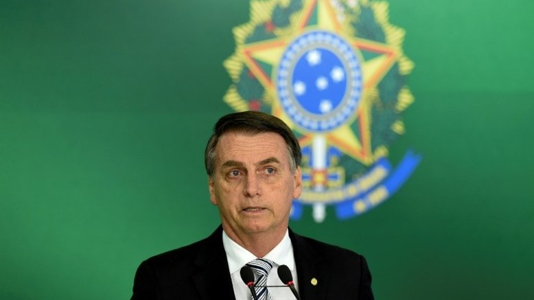 Petrobras pode ser privatizada em parte, diz Bolsonaro