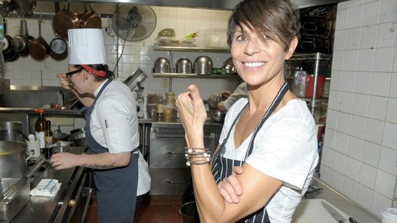 Chef francesa é primeira mulher nos EUA com três estrelas Michelin