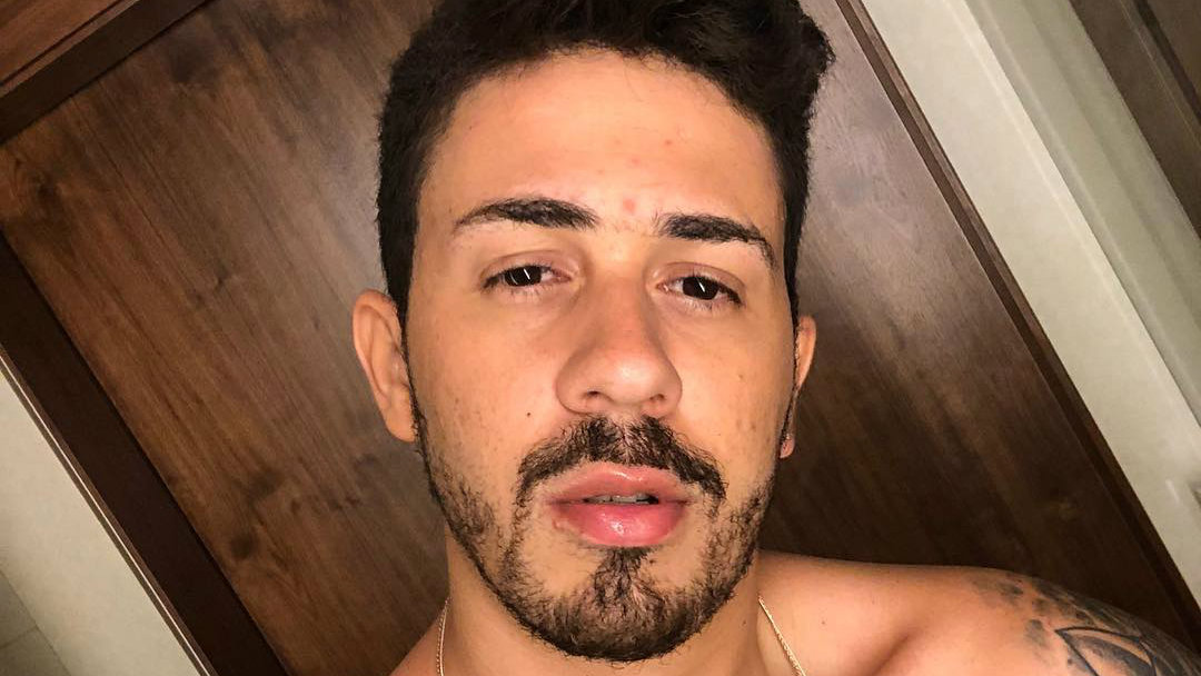Carlinhos Maia revela mania peculiar: 'Cheirar cueca suadinha'