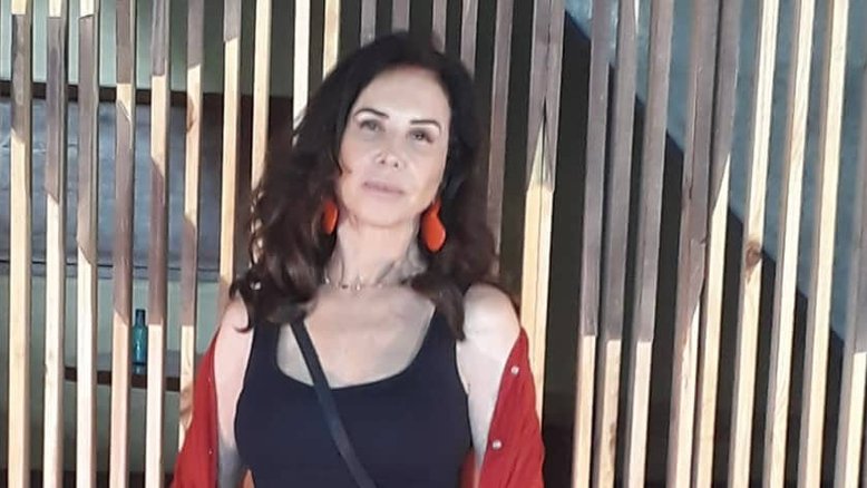 Ela passou por cirurgia na coluna lombar neste domingo, 24