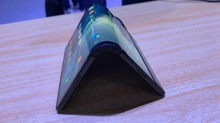 Smartphone dobrável já é realidade