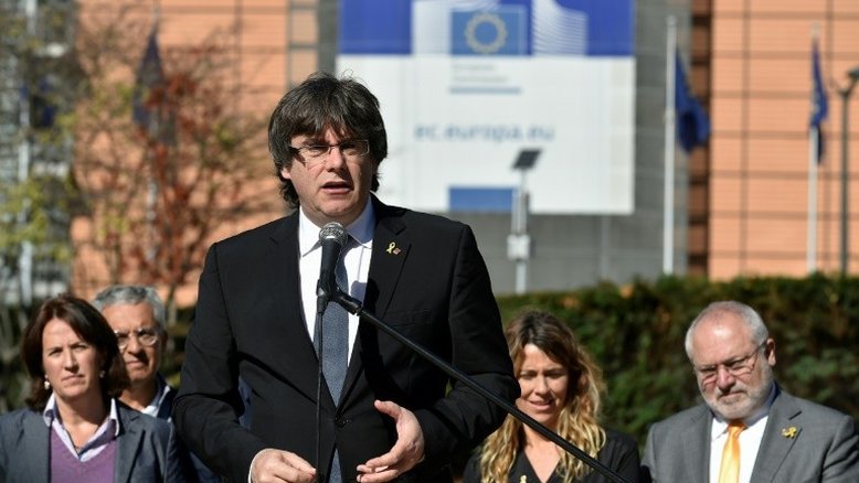Puigdemont pede a separatistas catalães presos que cessem greve de fome
