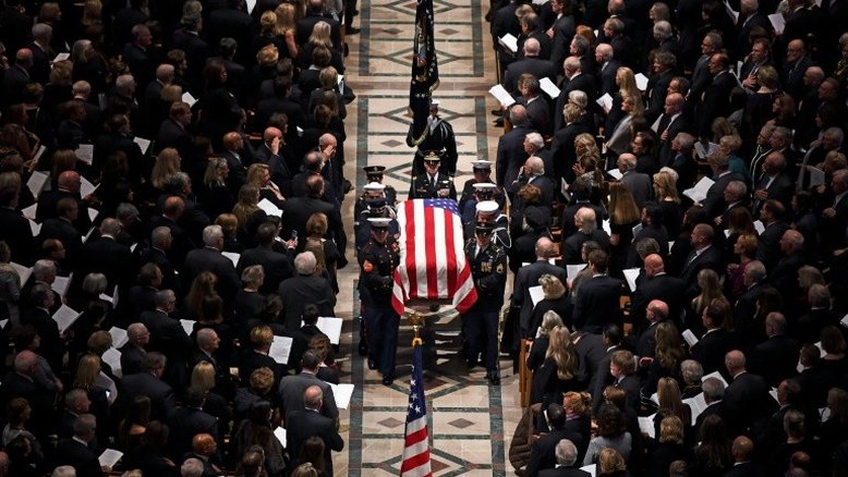 Ex-presidente George H.W. Bush é enterrado no Texas após homenagens