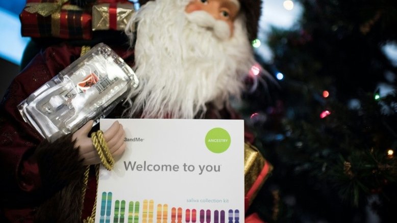 Um teste de DNA de presente de Natal, a última moda nos EUA