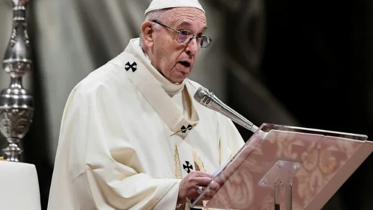 Bispo chinês cede seu lugar a candidato oficial após acordo Vaticano-China