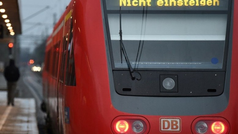 Greve paralisa grandes linhas ferroviárias da Alemanha
