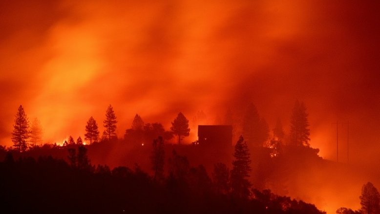 Perdas por incêndios na Califórnia superam os 10 bilhões de dólares