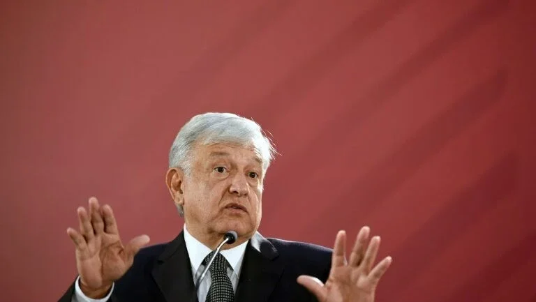 López Obrador começa governo com comissão investigativa de Ayotzinapa