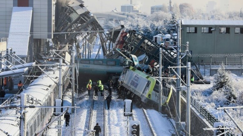 Acidente ferroviário deixa nove mortos na Turquia