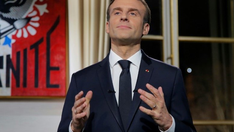 Macron pede 'unidade' aos franceses em 2019