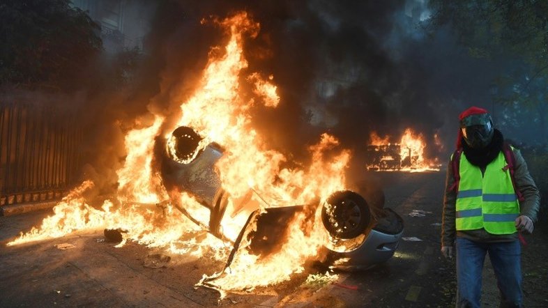 França: liberdade, igualdade, fraternidade... E manifestações