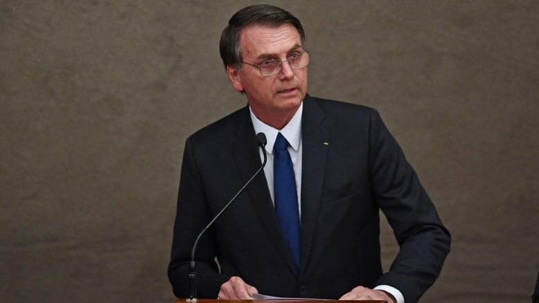 Bolsonaro muda planos para realizar reunião ministerial